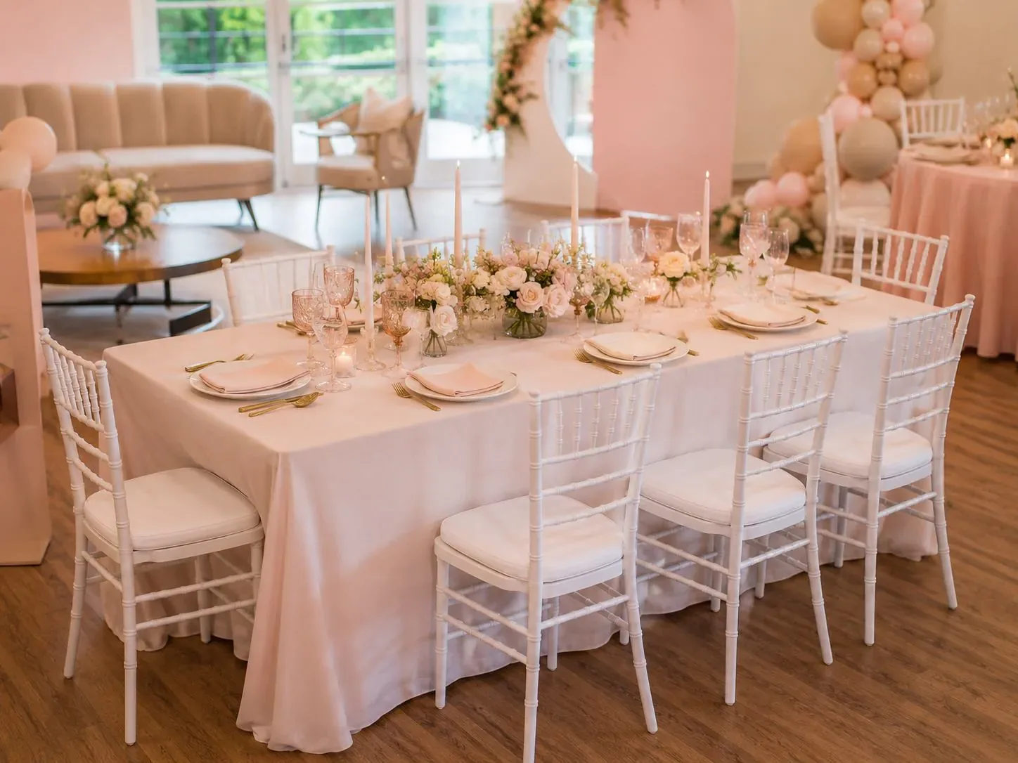 Montaje con silla Chiavari confort